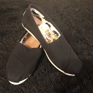 Classic black Toms